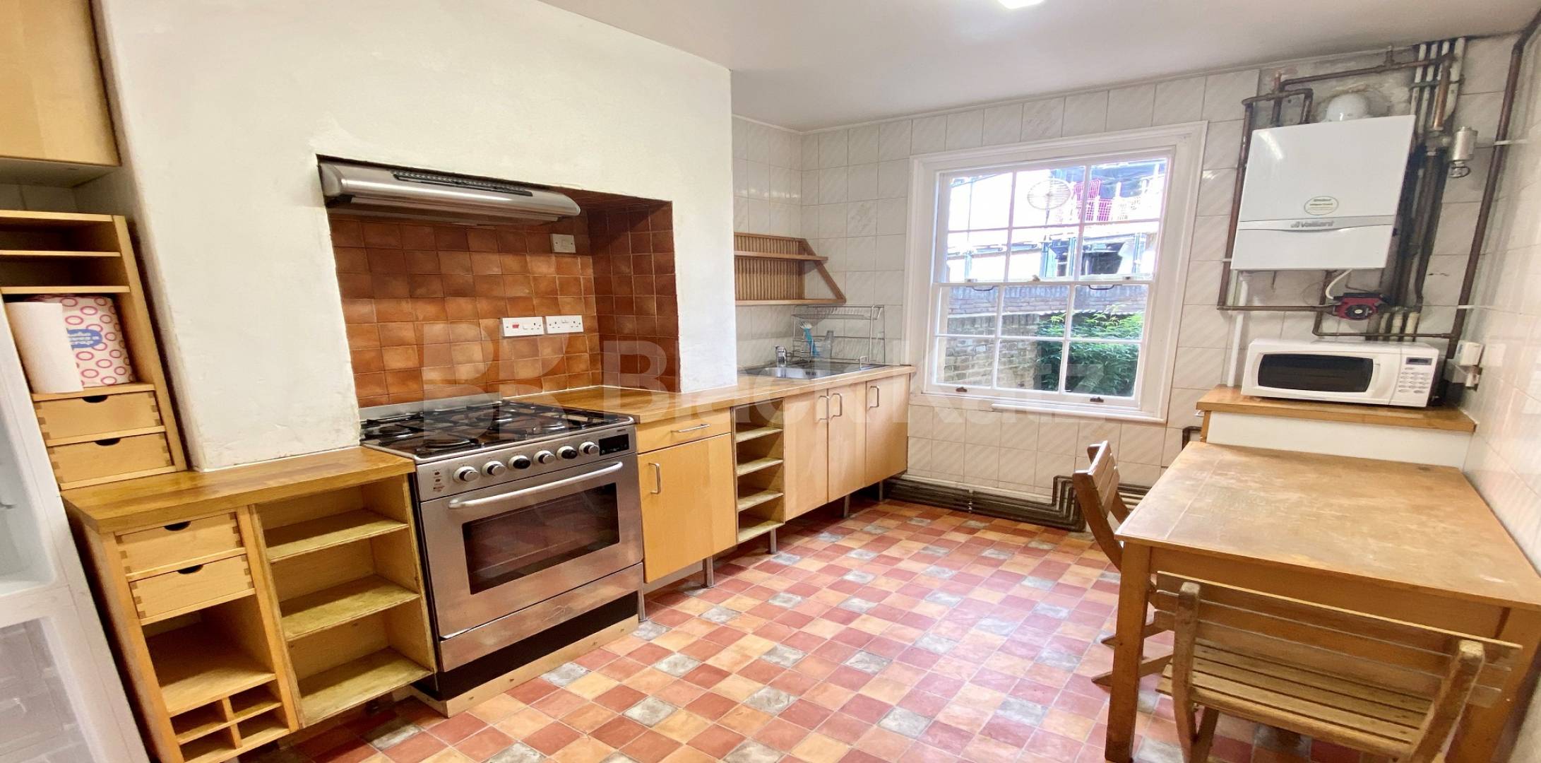 			LET , 4 Bedroom, 1 bath, 1 reception Terraced House			 Park Street, Borough 